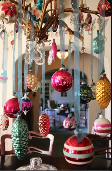 Christmas Party Ornaments, Christmas Chandelier, Kitschy Christmas, Christmas Decor Inspiration, Christmas Interiors, Christmas Inspo, Colorful Christmas, Shiny Brite, Christmas Decorations For The Home