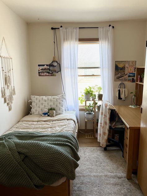 small dorm room ideas small dorm room ideas layout double small dorm room ideas layout small dorm room ideas layout single small dorm room ideas aesthetic Very Small Dorm Room Ideas, Single Bed Dorm Room, Aesthetic Single Dorm Room, Single Dorm Room Ideas Minimalist, British Dorm Room, 12x8 Bedroom Layout, Big Dorm Room Ideas, Single Dorm Room Aesthetic, Cute Uni Accomodation