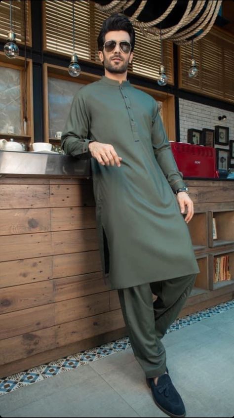 Shalwar Kameez Colors For Men, Khan Dress Kurta For Men, Pakistani Pathani Suit For Men, Men Shalwar Kameez Design, Muslim Men Clothing, Pathani For Men, Wedding Matching Outfits, Men Dressing, Shalwar Kameez Pakistani