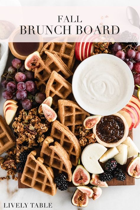 A gorgeous fall brunch board is the best way to serve breakfast or brunch to guests with whatever you have on hand! Like a charcuterie board, but filled with all of your favorite brunch food, this fall brunch board is the perfect menu idea for weekends with friends, baby showers and holidays! #fallbrunchideas #fallbreakfastboard #brunchboard #charcuteriebaord #fallbabyshower #babyshowerfood #bridalshowerfood #holidaybrunchideas #easybrunchideas #easyfallbrunch #fallbrunchmenu #brunchmenuideas Fall Brunch Ideas, Brunch Boards, Wedding Menu Ideas, Brunch Board, Pumpkin Granola, Thanksgiving Brunch, Brunch Items, Fall Brunch, Chocolate Covered Almonds