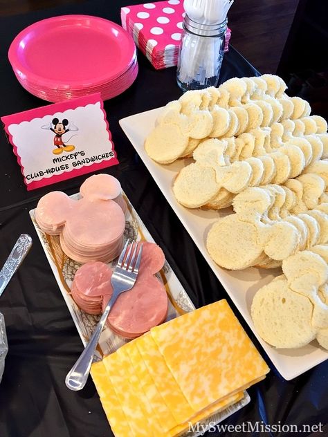 Minnie Mouse Party Food, Mickey And Minnie Birthday Party, Birthday Party Ideas Food, Mickey And Minnie Birthday, Minnie Mouse Themed Birthday Party, Minnie Mouse Birthday Theme, Twodles Birthday, Minnie Mouse Birthday Party Decorations, Mickey Mouse Themed Birthday Party