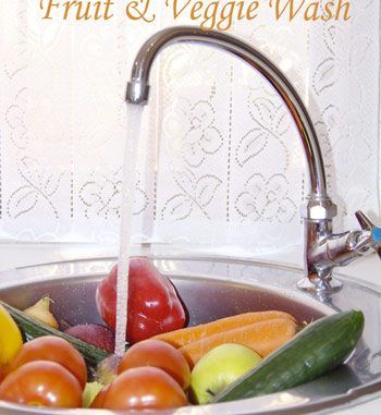 Veggie & Fruit Wash Spray without vinegar | How to MYO Produce Wash Fruit Wash, Fruit Veggie Wash, Wash Vegetables, 3 Day Military, Flat Belly Foods, Healthy Potatoes, Metabolism Boosting Foods, Easy Diet, Low Calorie Dinners