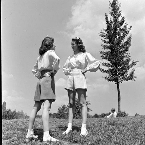 Short And Shorts - 1941, LIFE  Good shot of fit of 1940s shorts. 1940s Pants, 1940s Clothes, 1940 Fashion, Frances Farmer, 40s Art, Campus Fashion, 40's Fashion, Render People, Saddle Shoe