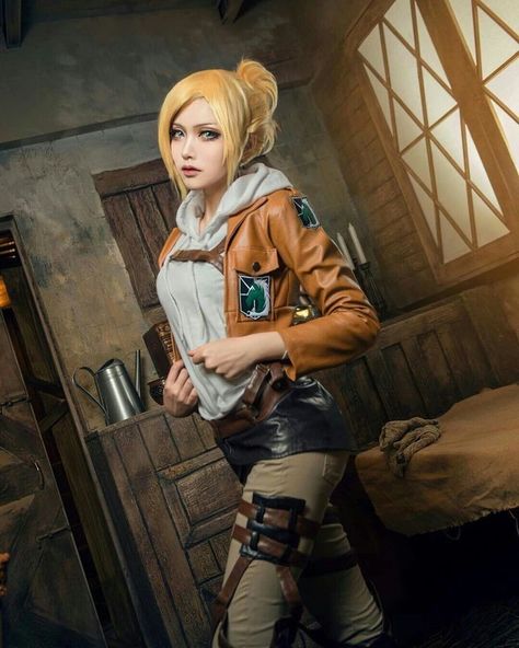 Annie Leonhart Annie Cosplay, Hot Anime Cosplay, Anime Cosplay Ideas, Annie Leonhardt, Tohsaka Rin, Annie Leonhart, Snk Cosplay, Kawaii Cosplay, Crayon Shin Chan