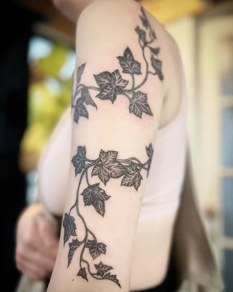 30 Best Ivy Tattoo Ideas You Should Check Leg Vine Tattoo, Bat Tatoos, Ivy Tattoos, Poison Ivy Tattoo, 2000 Tattoo, Natur Tattoo Arm, Ivy Tattoo, Best Cover Up Tattoos, Wrap Around Tattoo