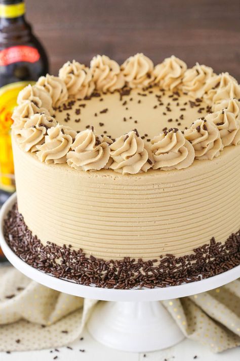 Soft Chocolate Cake, Torturi Baby Shower, Cake With Frosting, Coffee Frosting, Kahlua Coffee, Chocolate Layer Cake Recipe, Kahlua Cake, Layer Cake Recipes, Smooth Cake