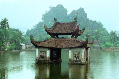 Vietnam Vacation, Buddhist Temples, Dragon House, Temple Art, European Architecture, Traditional Building, Hanoi Vietnam, Buddhist Temple, Traditional Architecture