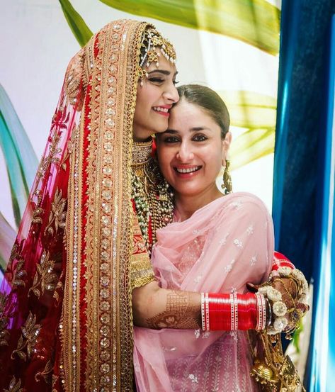 Sonam Kapoor Wedding, Karina Kapoor, Nails For Wedding, Kareena Kapoor Pics, When Your Best Friend, Glamour World, Indian Bridal Lehenga, Indian Celebrity, Brave Girl