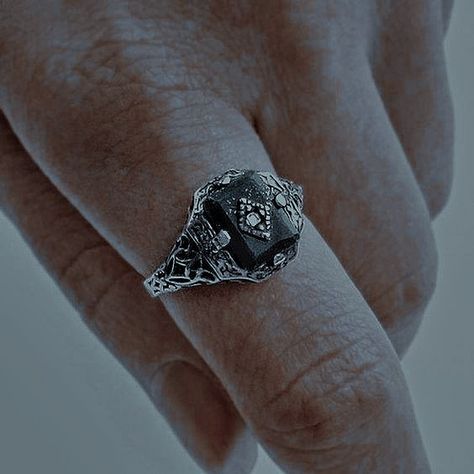 Mystic Grill, Tvd Shifting, Halloween Rings, Enzo St John, Tvdu Aesthetic, Vampire Diaries Jewelry, Character Aesthetic Board, Daylight Ring, Royal Servant