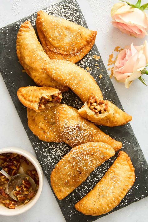 Easy Fried Pecan Pie Recipe Pecan Pie Fried Pies, Southern Fried Pies, Fried Pecan Pies, Fried Pies Recipe, Fried Peach Pies, Fried Pie, Hand Pies Savory, Favorite Holiday Desserts, Food Dolls