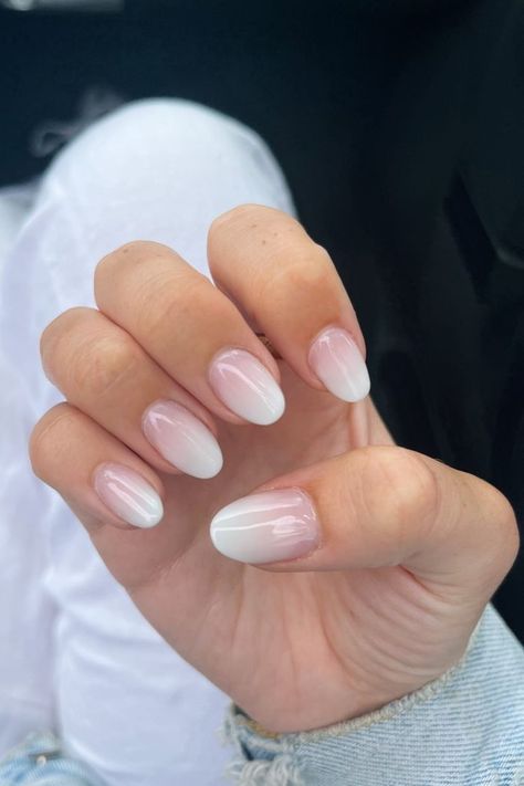 Oval Nails French, French Ombré Nails, Nails Hailey Bieber, French Fade Nails, Ombre French Nails, Ombre Chrome Nails, Hailey Bieber Nails, Bieber Nails, Rounded Acrylic Nails