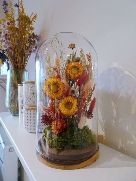 Art Floral Japonais, Summer Mantel, Flower Dome, Pink Grass, Dried Flowers Diy, Fleurs Diy, Christmas Flower Arrangements, Flowers In Jars, Creative Flower Arrangements