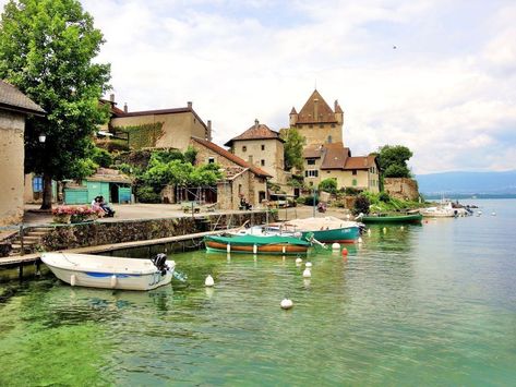 Le Port, Beaux Villages, Dream Life, Boats, France, House Styles, Travel