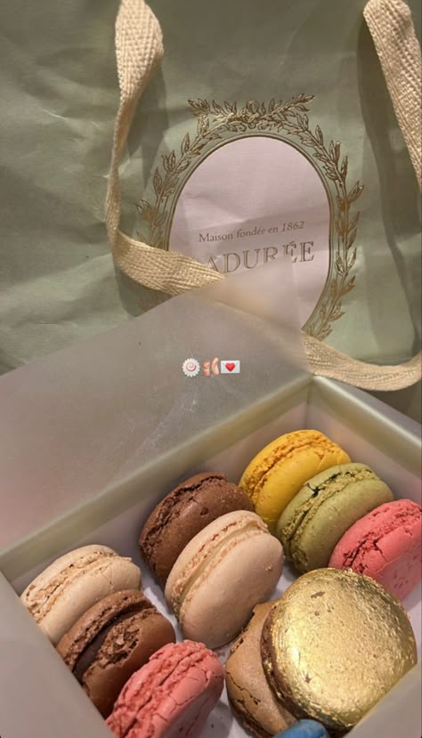 Macaroons In Paris, Paris Bakery Patisserie, Bakery In Paris Aesthetic, Girly Paris Aesthetic, Paris Aesthetic Coquette, Paris Birthday Aesthetic, Food In Paris Aesthetic, Laduree Paris Aesthetic, Shopping In Paris Aesthetic