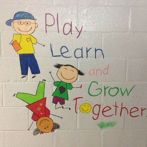 School mural Grow Bulletin Board, Play Learn And Grow Together, Daycare Room Ideas, Preschool Designs, Board Classroom, Early Childhood Centre, School Murals, School Displays, School Painting