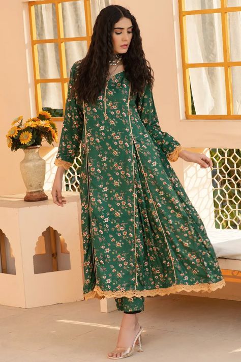 Linen Frock Design Pakistani, Winter Frocks For Women, Winter Dresses For Women Pakistani, Frok Designs For Women Unique, Dress Design Pakistani, Pakistani Shalwar, Kameez Designs, Dress Book, Frock For Women