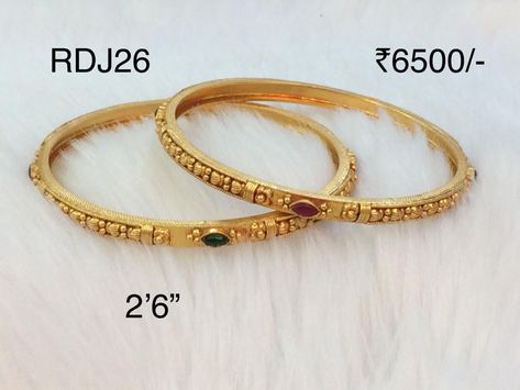 Big Earrings Gold, Simple Gold Bangle, Plain Gold Bangles, Fashion Jewelry Necklaces Gold, Gold Jewelry Prom, 22k Gold Bangles, Nose Ring Jewelry, Rajasthani Art, Ladies Bangles