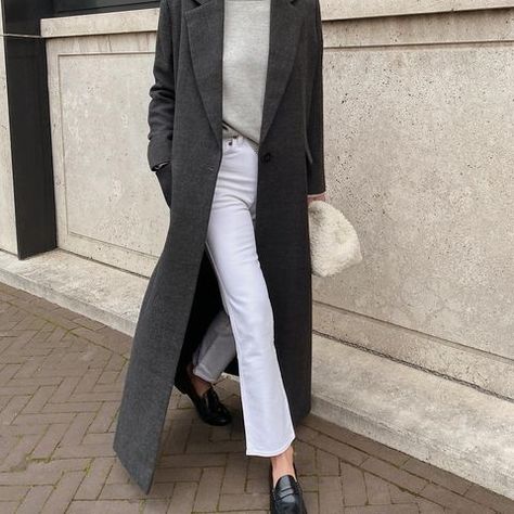 Annemiek Kessels (@modedamour) • Instagram photos and videos Dark Grey Coat Outfit, Grey Coat Outfit, Estilo Gossip Girl, Long Grey Coat, Grey Long Dress, University Outfit, Classy Winter Outfits, Coat Outfit, Grey Coat