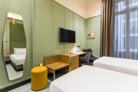 Photo Gallery | Boutique Hotel Room Mate Giulia Room Mate Hotel, Bp House, Room Mate, Milan City, Milan Hotel, Cama King Size, Hotel Concept, Library Architecture, Hotel Room Design