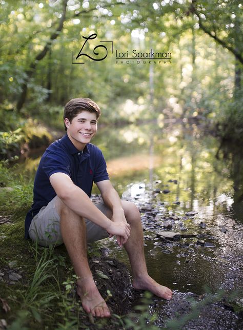 Creekside photoshoot. High School. Senior Portraits. Class pictures. Senior boy. High School senior boy photoshoot. Nature photoshoot. Water photoshoot. Senior Pictures Nature, Art High School, Senior Pictures Boys Outdoors, Boy Photoshoot, Water Photoshoot, Senior Boy Poses, Male Senior Pictures, Pic Poses, Nature Picture