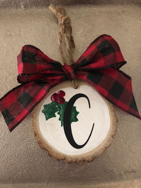 Monogram Ornaments Diy, Monogram Ornaments, Christmas Nature, Girls Night Crafts, Nature Ideas, Initials Ornament, Wooden Monogram, Diy Ornaments, Ornament Ideas