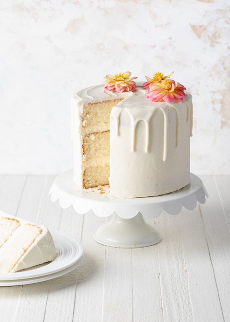 White Velvet Cake - Style Sweet Philly Cheese Steak Egg Rolls, White Chocolate Drip Cake, Cheese Steak Egg Rolls, Steak Egg Rolls, Mother's Day Cake Ideas, Moist Lemon Pound Cake, Vanilla Cake Recipes, Whipped Buttercream Frosting, White Chocolate Drip