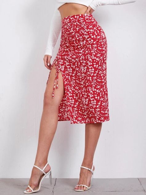 Ditsy Floral Skirt, Outfits Uni, Red Floral Skirt, Fitted Midi Skirt, Cord Skirt, Wardrobe Goals, Midi Skirt Outfit, Women Bottoms, Button Up Skirts