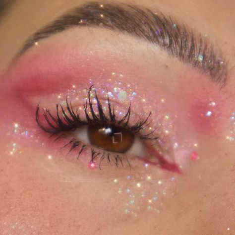 Pink Sequin Dress Makeup, Pink Makeup For Hooded Eyes, Speak Now Eyeshadow, Taylor Swift Makeup Lover, Lover Album Makeup, Eras Your Makeup Ideas, Harry Styles Makeup Ideas, Taylor Lover Makeup, Eras Tour Lover Make Up