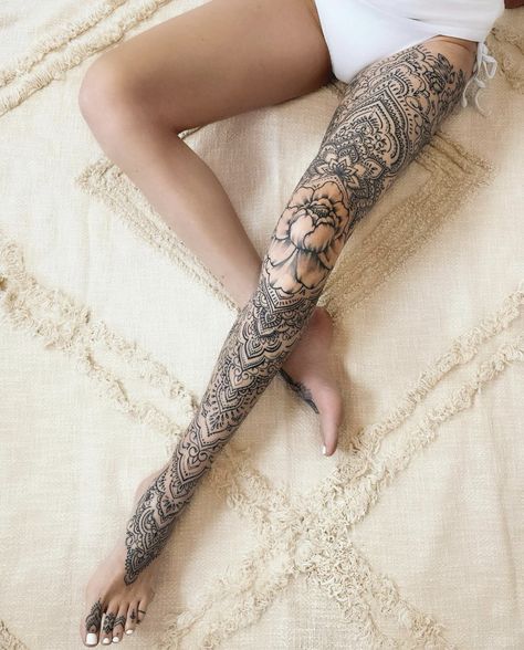 Mandala Tattoo Leg, Tattoo Bein Frau, Mandala Tattoo Designs, Ornamental Tattoos, Tattoo Perna, Henne Tattoo, Shin Tattoo, Full Leg Tattoos, Leg Tattoos Women