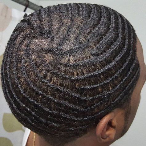 @youngwavy4eva !!!! #coldlabel #xotics #wavebuilder #rollercoasterwaves #barbernomics #topwavers #tsurag #crownqualityproducts #wavesonswim .... www.barbernomics.com / http://ift.tt/1CJQcB1 540 Waves, Blackmen's Haircuts, Men Waves, 720 Waves, Black Hair Fade, Fade Haircut With Beard, 360 Waves Hair, Waves Hairstyle Men, Black Natural Hair Care