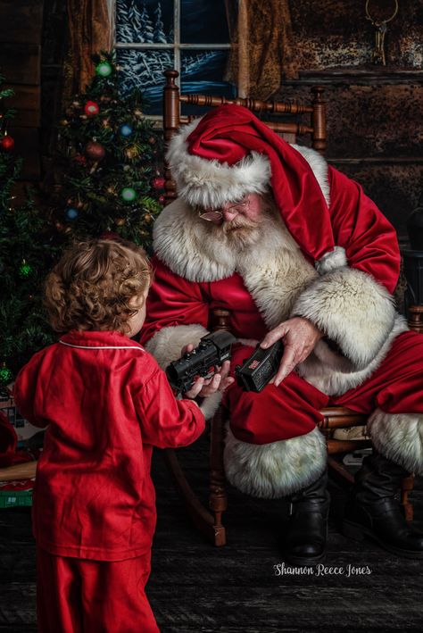 Santa Claus Photography, Santa Claus Pictures, Mr Christmas, Santa Photos, Santa Pictures, Santa Claus Is Coming To Town, The Woodlands, Santa Ornaments, Fantasy Inspiration