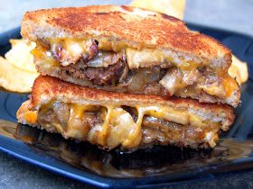 Cassie Craves: Leftover Pot Roast Patty Melts Leftover Pot Roast, Leftover Roast Beef, Patty Melt, Roast Beef Recipes, Leftovers Recipes, Roast Recipes, Left Over, Beef Dishes, Sandwich Recipes