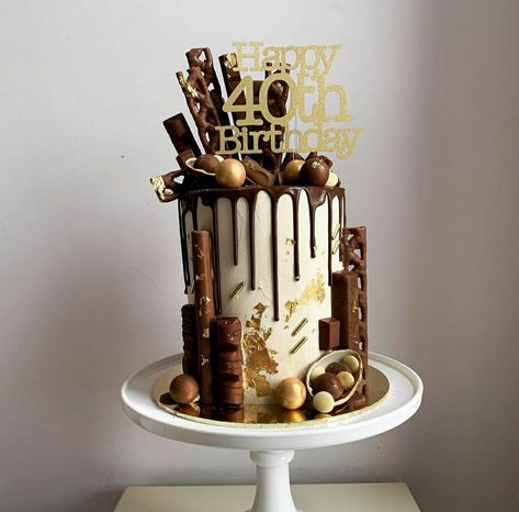 Choc Drip Cake, Birthday Drip Cake, Chocolat Cake, Black And Gold Cake, 30 Cake, Cake Pattern, 40th Cake, Chocolate Cake Designs, 40 Birthday