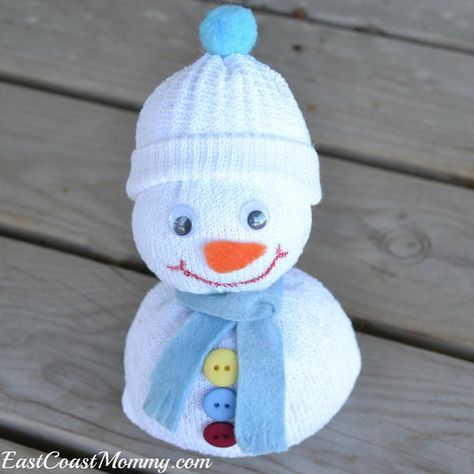 Sock Snowman Craft, Easy Winter Crafts, January Crafts, Sock Snowman, Diy Socks, Sock Crafts, Winter Crafts For Kids, Snowman Crafts, Christmas Ornament Crafts