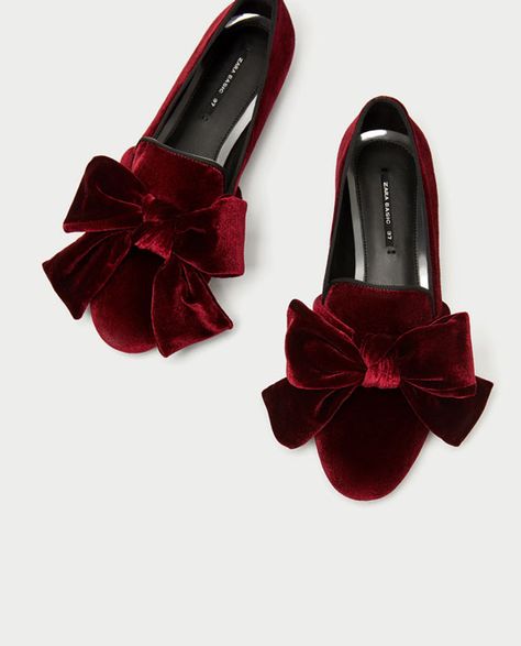 Loafers With Bow, Classic Summer Style, Low Shoes, Velvet Loafers, Velvet Shoes, Bow Flats, Bow Shoes, Zara Shoes, Crazy Shoes