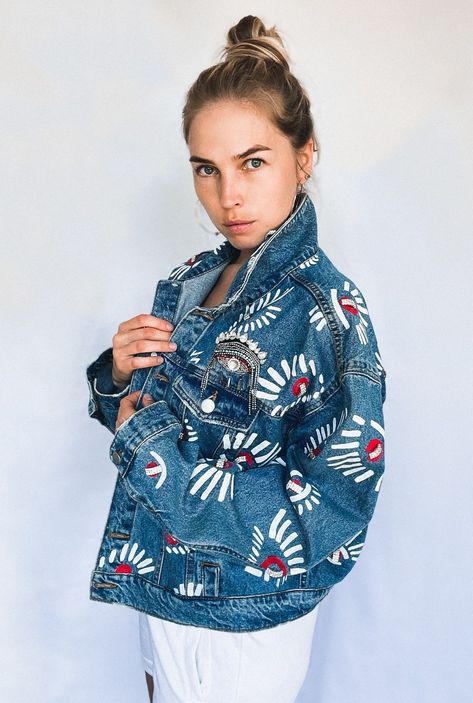 This Куртки и пальто для женщин item by MOVAFashion has 7 favorites from Etsy shoppers. Ships from Marina Del Rey, CA. Listed on 08 май 2023 r Diy Jacket Paint, Cool Denim Jackets, Painted Jacket Ideas, Denim Jacket Embroidery Ideas, Painted Jean Jacket Ideas, Jean Jacket Art, Denim Jacket Art, Custom Painted Jeans, Jean Jacket Painted