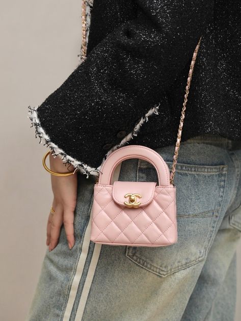 Channel Bags Mini, Expensive Bags Luxury, Mini Chanel Bag, Chanel Kelly, Pink Chanel Bag, Chanel Bag Outfit, Chanel Mini Bag, Chanel Fragrance, Expensive Bag