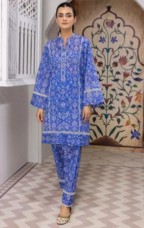 Cotton Suit Designs, Shirt Design For Girls, Simple Dress Casual, Lace Suit, Lace Dress Design, Trendy Shirt Designs, Stylish Short Dresses, Pakistani Dresses Casual, Casual Wear Dress