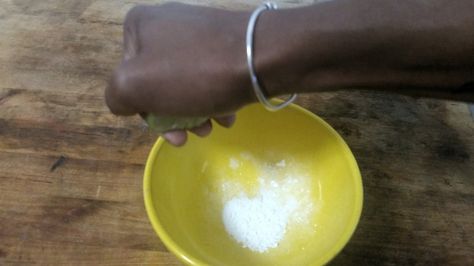 I Tried An Aspirin Foot Scrub To Soothe My Dry, Cracked Heels — PHOTOS Diy Foot Peel, Cracked Heel Remedy, Cracked Heel Remedies, Callous Remover, Diy Foot Soak, Dry Cracked Heels, Dry Heels, Cracked Heel, Dry Skincare