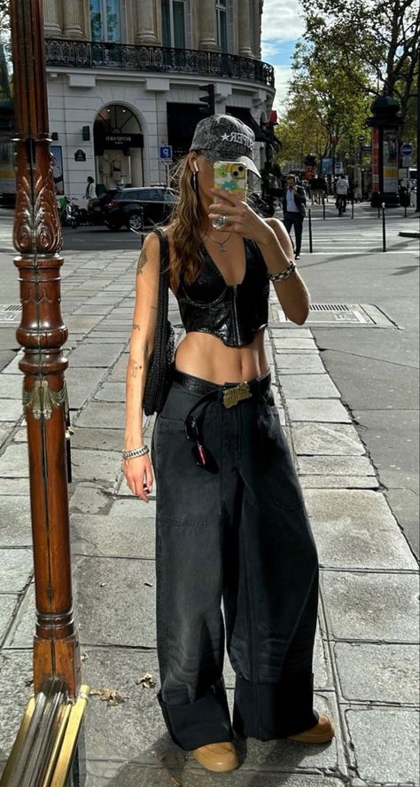 ig: annawinck Runway Fashion Outfits, Sza Concert, Fav Outfit, Chasing Sunsets, Street Outfits, Clean Look, Trendy Street Style, Fire Fits, Of Outfits