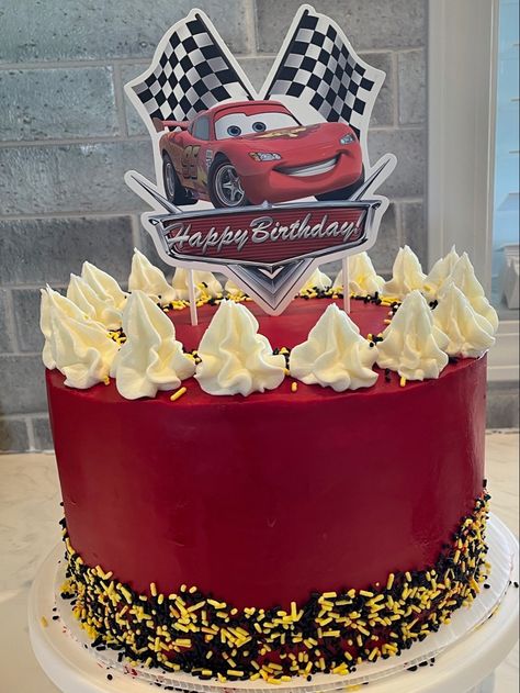 Diy Lightning Mcqueen, Cars First Birthday Party, Cars First Birthday, Lighting Mcqueen Cake, Cake Diy Easy, Lightning Mcqueen Cake, Cars Theme Cake, Mcqueen Cake, Smash Cakes