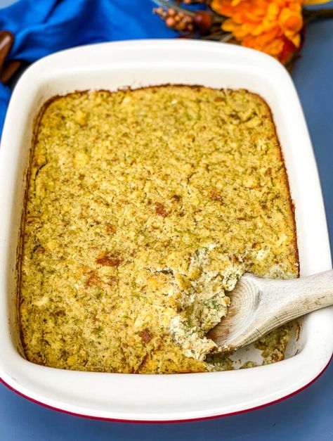 Dressing With Chicken, Chicken Dressing Recipe, Southern Dressing Recipe, Easy Southern Cornbread, Soul Food Cornbread Dressing, Turkey Dressing Recipe, Cornbread Dressing With Chicken, Easy Dressing Recipe, Southern Cornbread Dressing