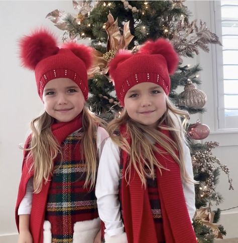 Oakley Fisher, Tatum And Oakley, Rose Mary, Taytum And Oakley, Days Till Christmas, Instagram Family, Baby Fashion, Baby Clothes, Winter Hats