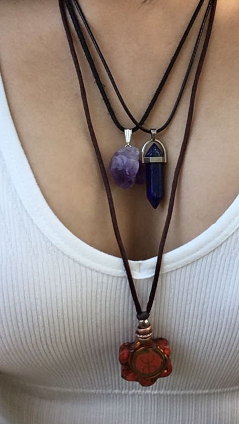 Mystic Aesthetic Outfit, Photodump Aesthetic, Necklace Aesthetic, Jewelry Drawer, Stone World, Rock Necklace, Crystal Castle, Feed Ig, Vintage Hippie