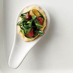 Love a great grits recipe...Mini Grits and Greens Appetizer | SouthernLiving.com Tostone Appetizers, Spoon Appetizers, Grits And Greens, One Bite Appetizers, Mini Appetizers, Tasting Party, Finger Food Appetizers, Spinach And Feta, Greens Recipe