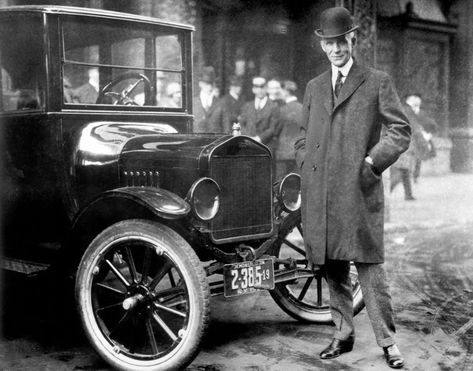 Modern Factory, Ford Car, Best Classic Cars, Ford Classic Cars, Assembly Line, Surprising Facts, Car Advertising, Henry Ford, Modern History