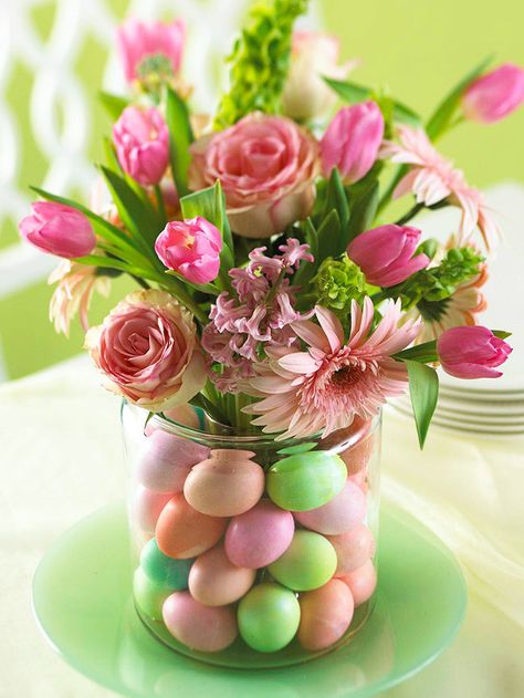 Create this Pastel Flower Bouquet with Eggs for your #Easter celebration. Diy – Velikonoce, Easter Table Centerpieces, Easy Easter Decorations, Spring Centerpiece, Easter Table Settings, Easter Parade, Easter Flowers, Easter Centerpieces, Spring Holidays