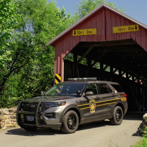 Police Ford Explorer, Pennsylvania State Police, Ford Police Car, Ford Explorer Police Interceptor, Us Police Car, Police Car Lights, Best Suv Cars, Tactical Truck, Police Truck