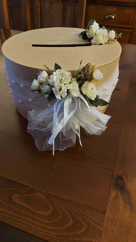 Wedding Money Box Ideas Diy, Diy Envelope Box Wedding, Bridal Shower Card Box Ideas, Wedding Envelope Box Ideas, Wedding Money Box Ideas, Money Box Ideas, Wedding Card Basket, Outdoor Wedding Entrance, Party Card Box