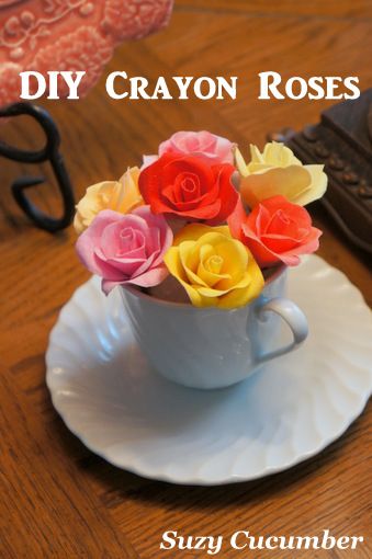 DIY Crayon Roses in a rainbow of colors - Suzy Cucumber Teacup Roses, Roses Tutorial, Diy Crayons, Crayon Crafts, Rose Gardening, Rose Crafts, Diy Rose, Diy Roses, Porcelain Roses